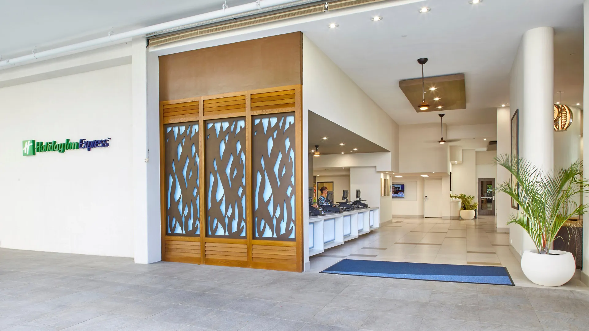 Holiday Inn Express Waikiki By Ihg Honolulu 3*,