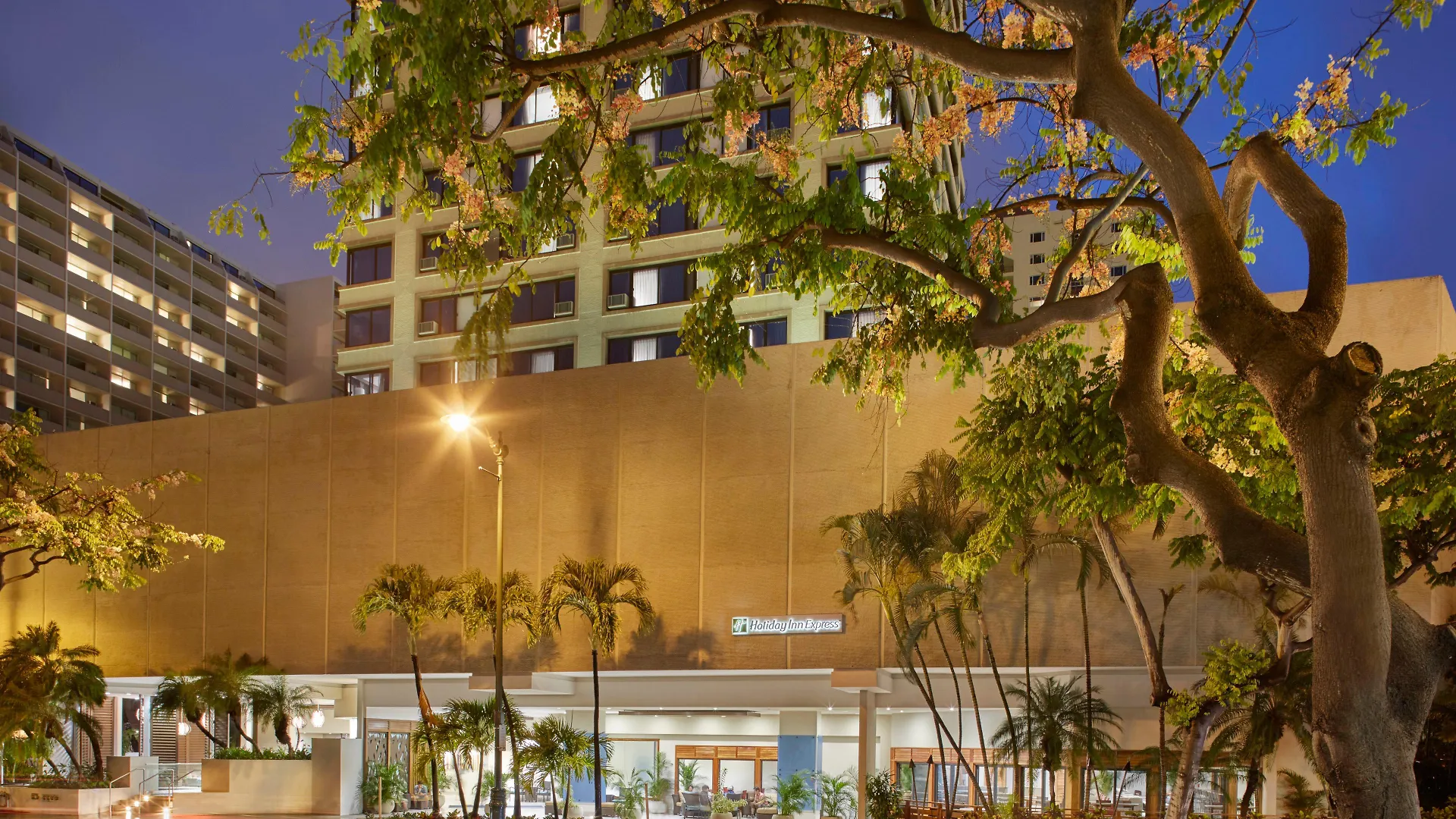 Holiday Inn Express Waikiki By Ihg Honolulu