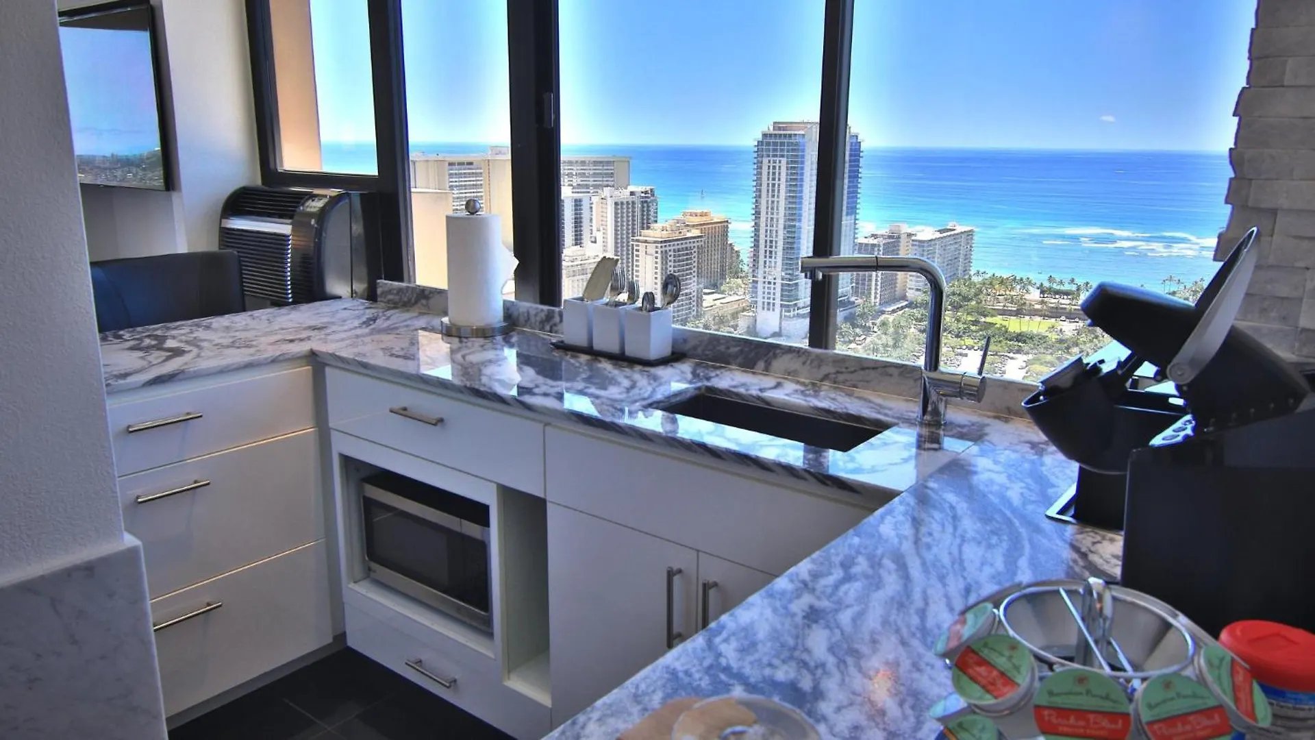 Holiday Inn Express Waikiki By Ihg Honolulu 3*,  United States